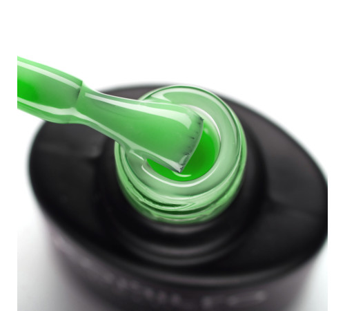 База для нігтів Komilfo Color Base Fresh Grass, салатова, 8 мл