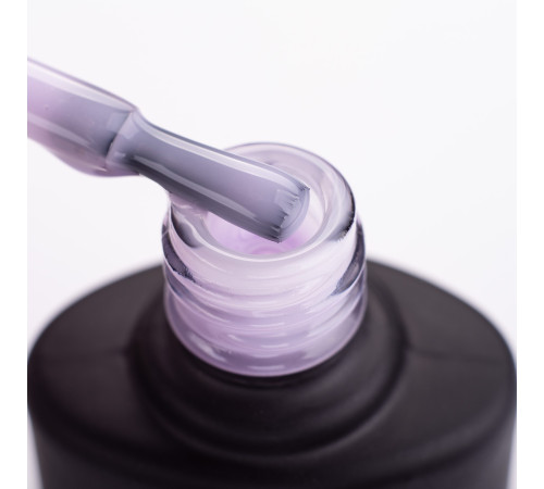 База для нігтів Komilfo Milky Violet, молочно-фіолетова, 8 мл