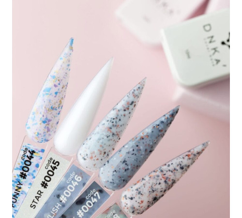 База кольорова DNKA Cover base №048 Chic біла з поталлю, 12 мл
