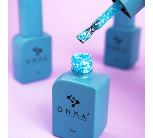 База кольорова DNKA Cover base №068 Breeze блакитна з хлоп`ями, 12 мл
