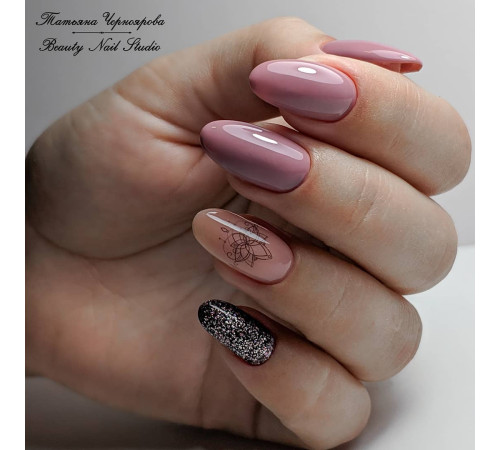 Гель-лак Komilfo Deluxe Series №D060 темне какао емаль, 8 мл