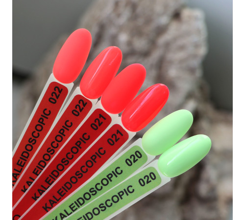 Гель-лак Komilfo Kaleidoscopic collection K022 світлий кораловий, 8 мл