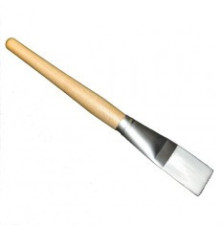 Cosmetic brush for applying masks
