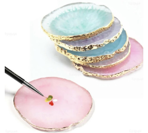 Assorted color mixing palette