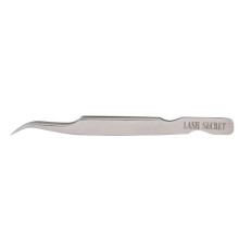 Lash Secret tweezers are curved