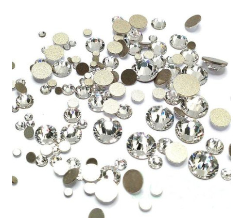 White transparent rhinestones of different sizes glass 720 pcs